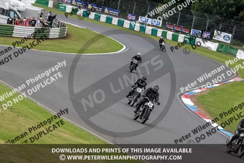 Vintage motorcycle club;eventdigitalimages;mallory park;mallory park trackday photographs;no limits trackdays;peter wileman photography;trackday digital images;trackday photos;vmcc festival 1000 bikes photographs